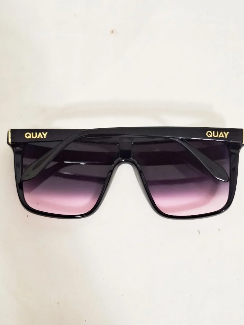 Quay Shield Sunglasses NIGHTFALL Oversized Polarized 1212 Black/pink lenses